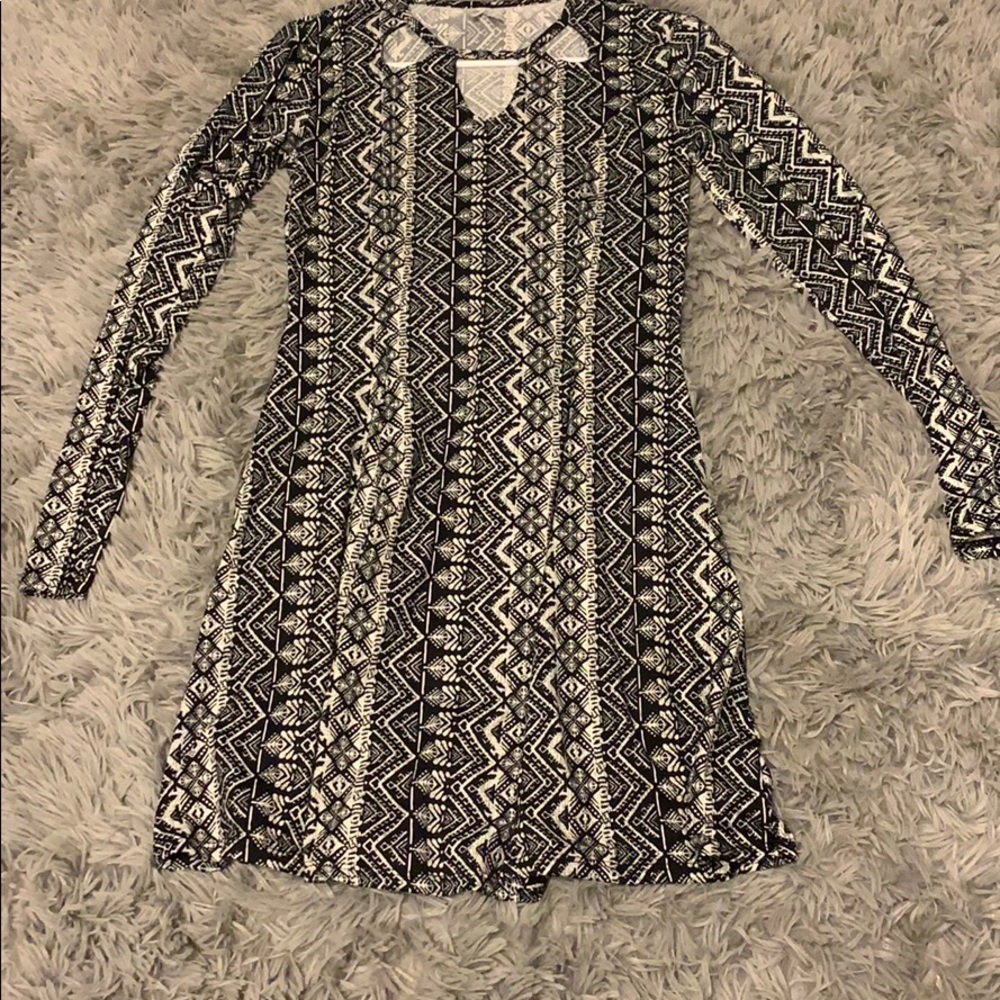 Black ‘ white patterned dress